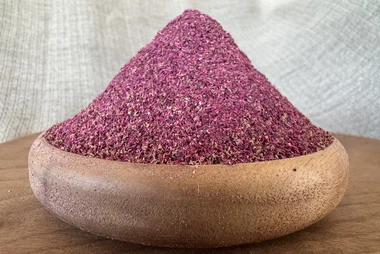 <strong>Gül tozu</strong>, kurutulmuş gül unu